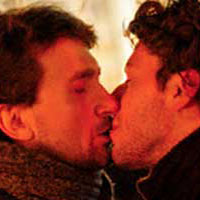 BACI E NOZZE PER L´APERTURA DEL PRIDE